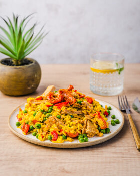 Paella z roślinnym a'la kurczakiem